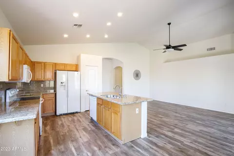 2434 E Patrick Ln, Phoenix, AZ 85024 photo 6