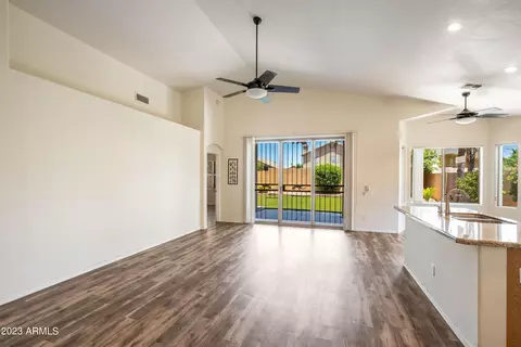 2434 E Patrick Ln, Phoenix, AZ 85024 photo 4