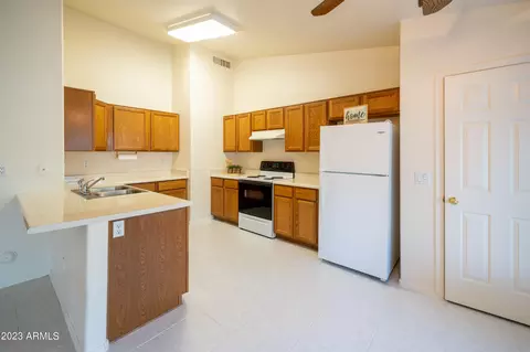 2277 E Amber Ln, Gilbert, AZ 85296 photo 5