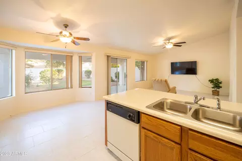 2277 E Amber Ln, Gilbert, AZ 85296 photo 6