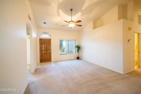 2277 E Amber Ln, Gilbert, AZ 85296 photo 3