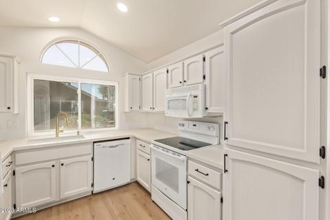 905 E Annette Dr, Phoenix, AZ 85022 photo 4