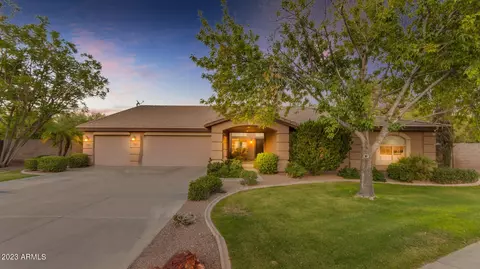 2520 W Tulsa St, Chandler, AZ 85224