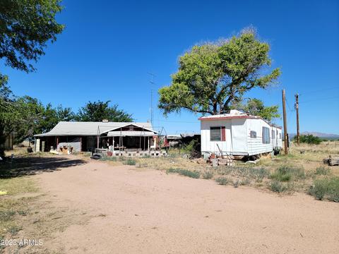 10046 N Central Hwy, Elfrida, AZ 85610