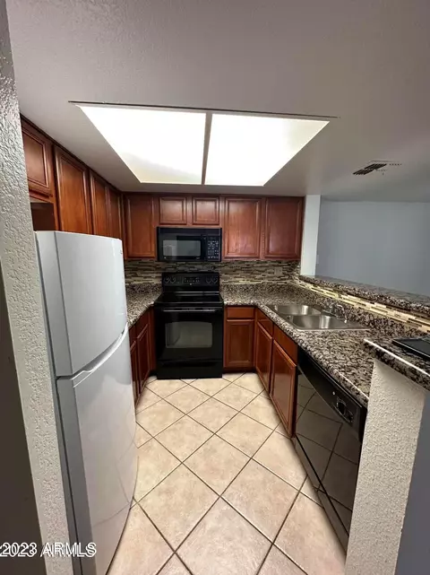5757 W Eugie Ave W #1019, Glendale, AZ 85304