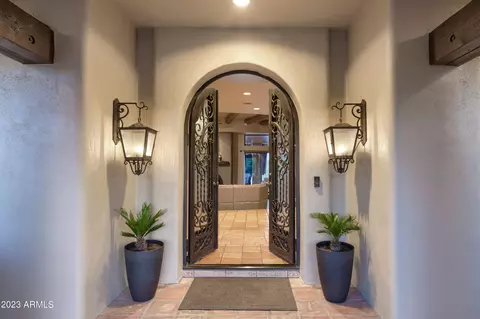 9423 E Sunrise Cir, Carefree, AZ 85377