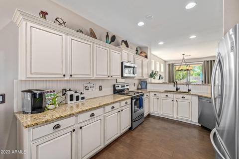 2591 E Toledo Ct, Gilbert, AZ 85295 photo 4