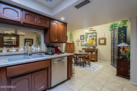1631 E Cactus Wren Dr, Phoenix, AZ 85020 photo 5
