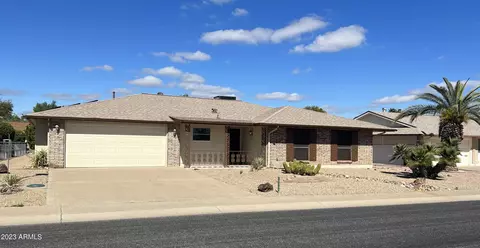 10240 W Charter Oak Dr, Sun City, AZ 85351