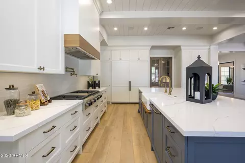 Kitchen - 2021 S 140th St, Gilbert, AZ 85295 photo 6 of 12