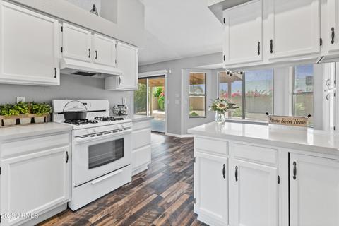 8869 W Keim Dr, Glendale, AZ 85305