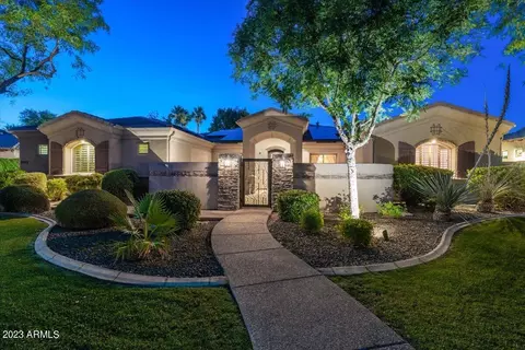 2046 E Champagne Pl, Chandler, AZ 85249