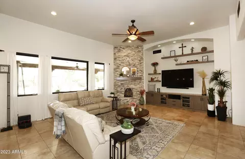 922 E Shawna Ct, Phoenix, AZ 85086 photo 5
