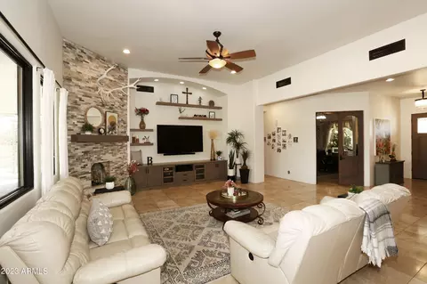 922 E Shawna Ct, Phoenix, AZ 85086 photo 23