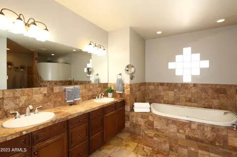 922 E Shawna Ct, Phoenix, AZ 85086 photo 11