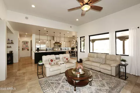922 E Shawna Ct, Phoenix, AZ 85086 photo 6