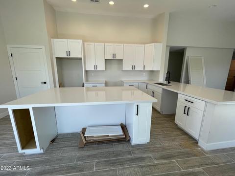 2453 E Marguerite Ave, Phoenix, AZ 85040 photo 3