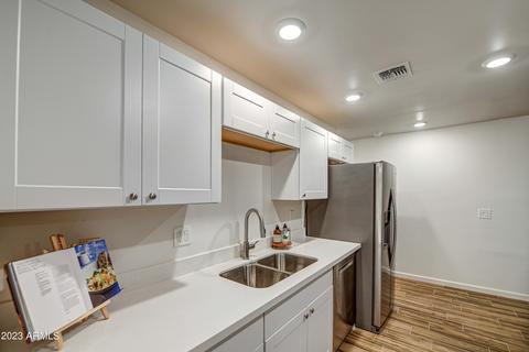 1302 E Pecan Rd, Phoenix, AZ 85040 photo 11
