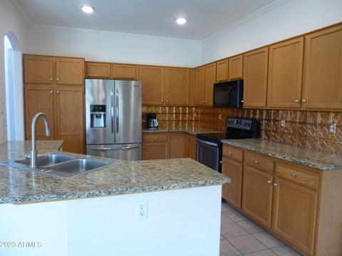964 S Racine Ln, Gilbert, AZ 85296