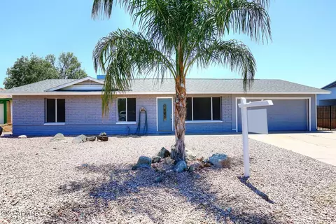2037 W Morrow Dr N, Phoenix, AZ 85027