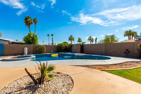 4716 S River Dr, Tempe, AZ 85282 photo 4