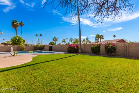 4716 S River Dr, Tempe, AZ 85282 photo 6