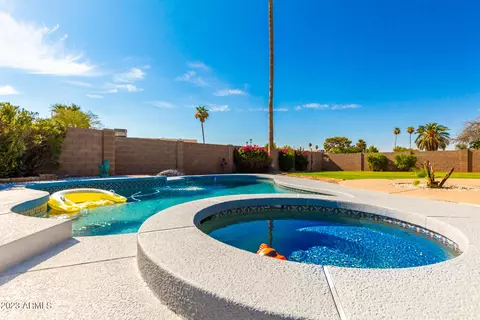 4716 S River Dr, Tempe, AZ 85282 photo 3