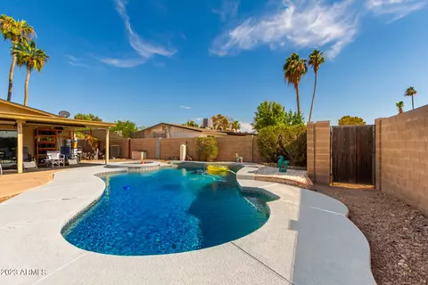 4716 S River Dr, Tempe, AZ 85282 photo 8