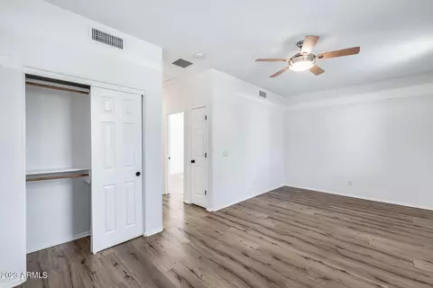 4425 E Robin Ln, Phoenix, AZ 85050 photo 14