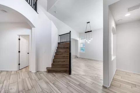 4425 E Robin Ln, Phoenix, AZ 85050 photo 9