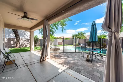4425 E Robin Ln, Phoenix, AZ 85050 photo 5