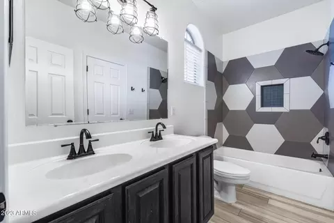 4425 E Robin Ln, Phoenix, AZ 85050 photo 52
