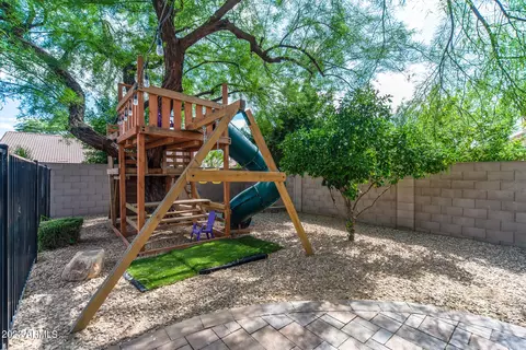 4425 E Robin Ln, Phoenix, AZ 85050 photo 54