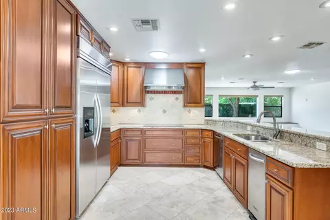 802 E Beck Ln, Phoenix, AZ 85022 photo 7