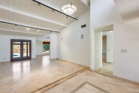802 E Beck Ln, Phoenix, AZ 85022 photo 4