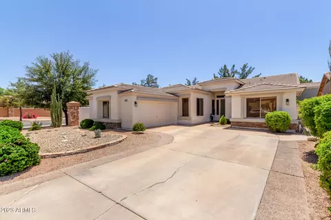 482 S Bahama Dr, Gilbert, AZ 85296 photo 3