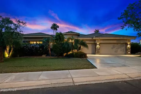 1670 W Glacier Way, Chandler, AZ 85248