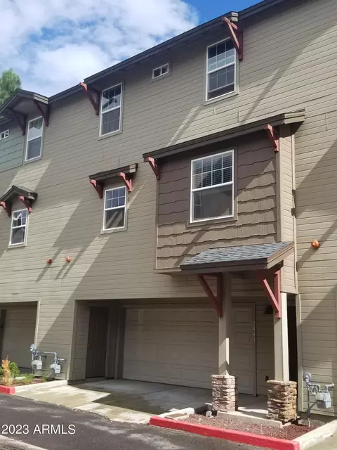 2443 W Pikes Peak Dr, Flagstaff, AZ 86001