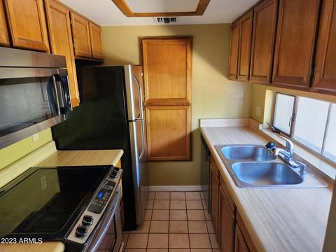 1449 E Highland Ave #14, Phoenix, AZ 85014 photo 13