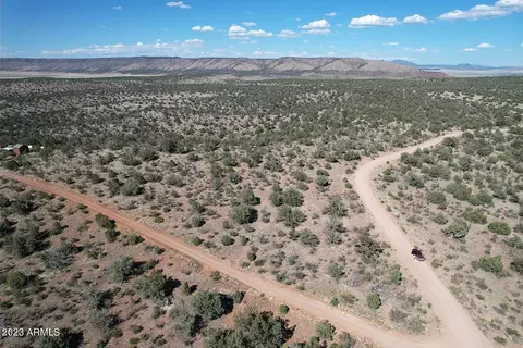tbd Avalon Way 196 Acres -- #1044, Seligman, AZ 86337