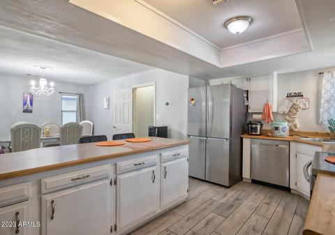 3142 W Echo Ln, Phoenix, AZ 85051 photo 2