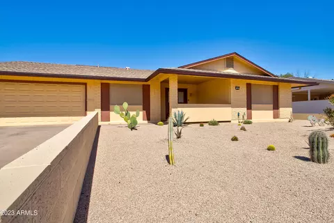 10822 W Saratoga Cir, Sun City, AZ 85351