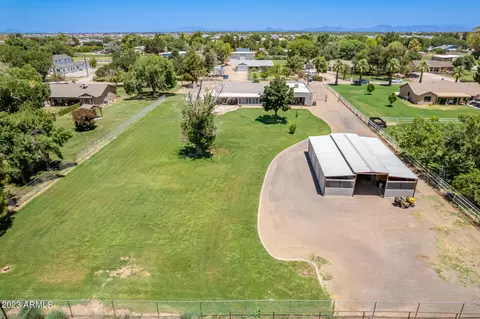 17719 E Brooks Farms Rd, Gilbert, AZ 85298 photo 2