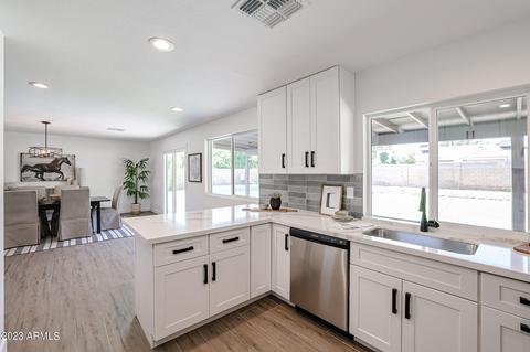 947 E Aire Libre Ave, Phoenix, AZ 85022 photo 11