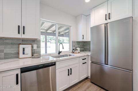 947 E Aire Libre Ave, Phoenix, AZ 85022 photo 10