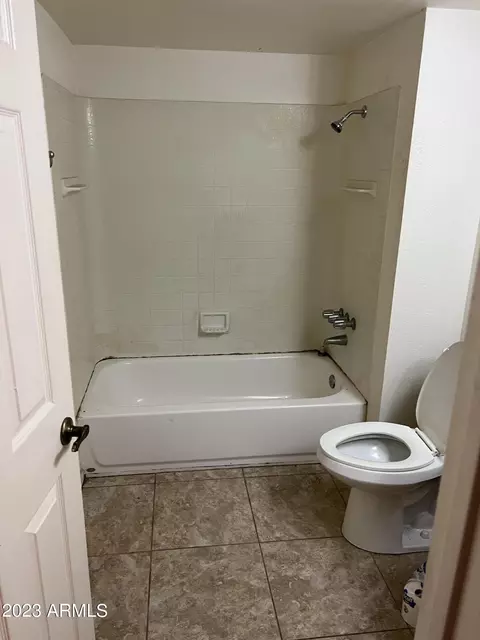 5230 N 15th Dr, Phoenix, AZ 85015 photo 2