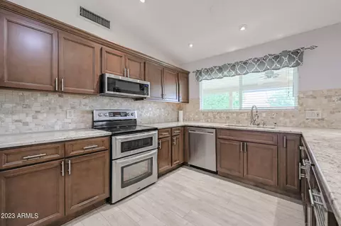 1101 E Kerry Ln, Phoenix, AZ 85024 photo 4