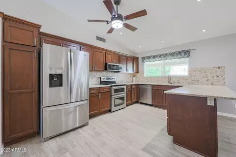 1101 E Kerry Ln, Phoenix, AZ 85024 photo 5