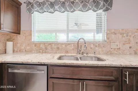 1101 E Kerry Ln, Phoenix, AZ 85024 photo 11