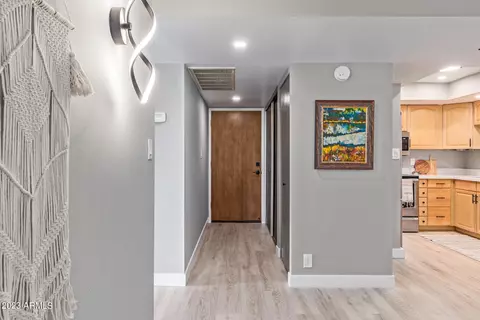 7930 E Camelback Rd #309, Scottsdale, AZ 85251